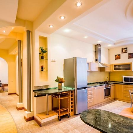 Alfa Apartments Ivana Franka Lviv Eksteriør billede